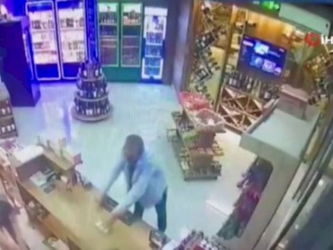 Şərab mağazasında oğurluq - 3 nəfər tutuldu