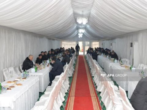 Yas mərasimində yeməkdən boğulub ÖLDÜ