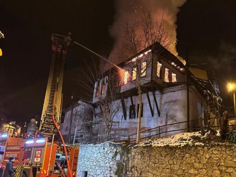 Türkiyədə yanğın - 150 illik malikanə kül oldu