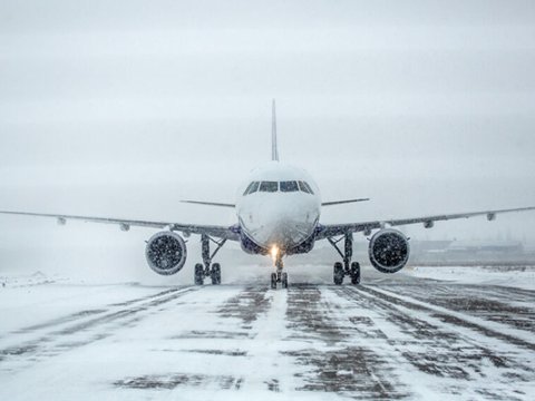 Rusiyadan Dubaya uçan təyyarədə PROBLEM