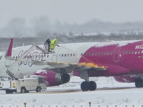 Qara görə 8 aviareys təxirə salındı