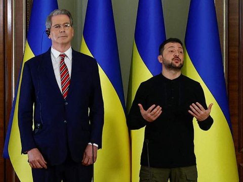 Zelenski qəzəbli idi və qışqırırdı...