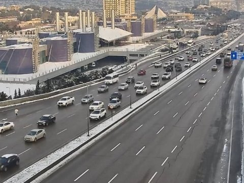 Bakının tıxaclı yolları - SİYAHI