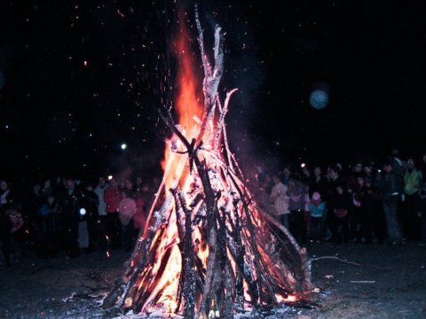 Tonqal üzərindən atılarkən ehtiyatlı olun!
