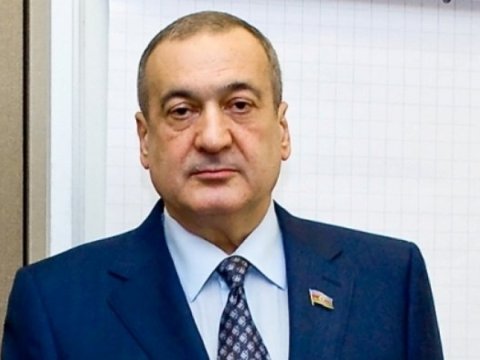 Deputat Türkiyəyə gedir