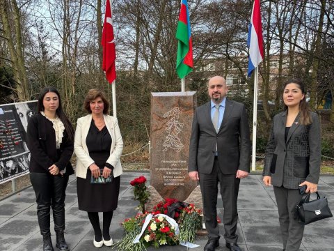 Ailəsini Xocalıda itirmiş jurnalist Niderlandda kitab təqdim etdi