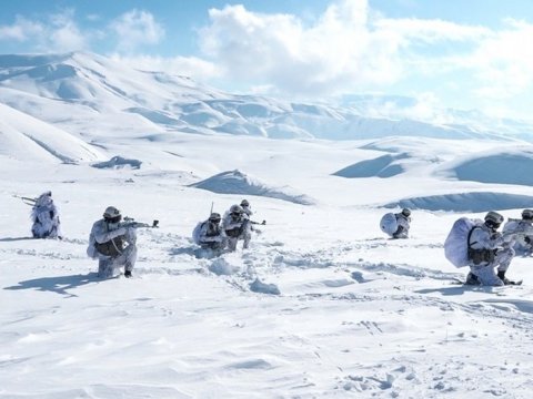 Soyuq havaya sinə gərən əsgərimiz &ndash; Onların xidməti xüsusi nəzarətdədir