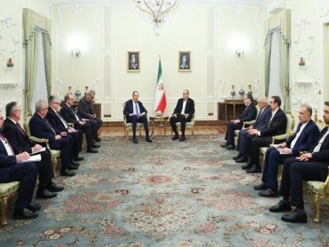 Pezeşkian Lavrovla Cənubi Qafqazı müzakirə edib