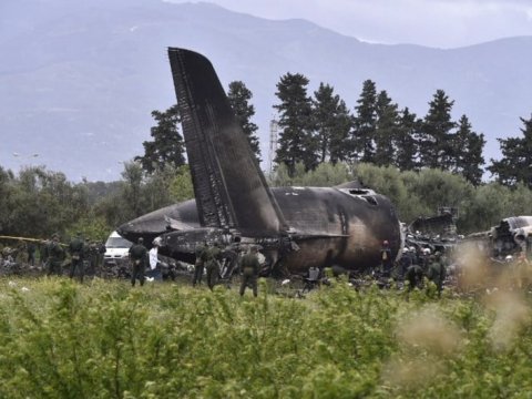 Hərbi təyyarə qəzaya uğradı - 19 nəfər öldü
