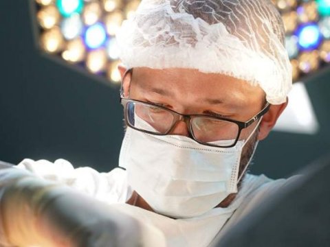 Fəaliyyətinə icazə verilən plastik cərrahların siyahısı AÇIQLANACAQ