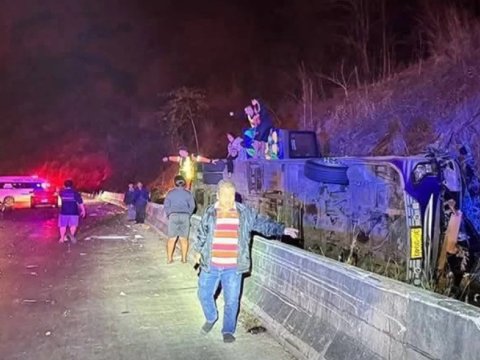 Tailandda avtobus qəzası - 18 nəfər öldü