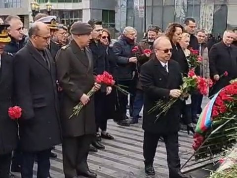 Türkiyənin yeni&nbsp;səfiri "Ana Harayı" abidəsində - VİDEO