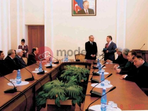 “Artur Rasizadəyə məəttəl qalırıq.., nə şadlıq evi, nə restoranı var” - Misir Mərdanov