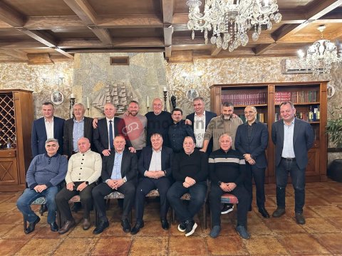 Futbol üzrə yeganə olimpiya çempionumuz - Məşhurlar Ponomaryovun ad günündə - FOTO