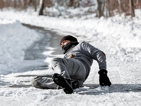 Qarlı havada 347 nəfər xəstəxanalıq oldu