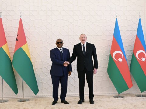 Prezidentlərin lanç əsnasında geniş tərkibdə görüşü olub