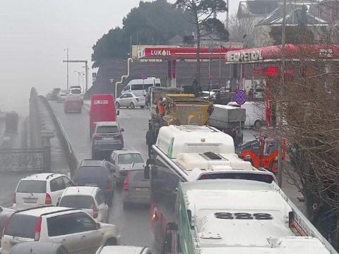 Ziya Bünyadov və Moskva prospektləri təmir olunur - Uzun tıxac yarandı