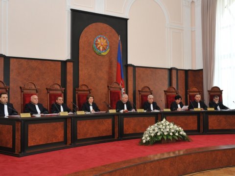 Konstitusiya Məhkəməsi hakimlərinin yaş həddi artırılır