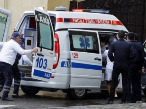 Həkimlər ürəyi dayanan xəstəni həyata belə qaytardılar - VİDEO