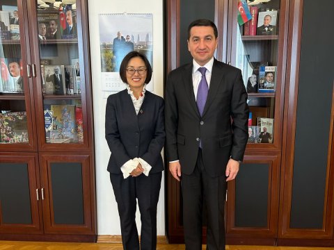 Hikmət Hacıyev BMT rəsmisi ilə görüşdü