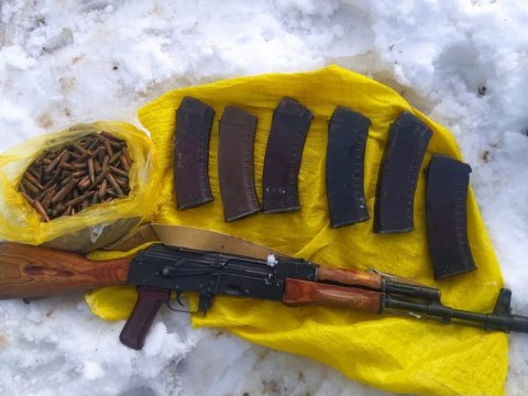 Dərədə "Kalaşnikov" avtomatı aşkarlandı - FOTO&nbsp;