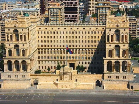 Azərbaycanda hansı nazirin neçə müavini var?