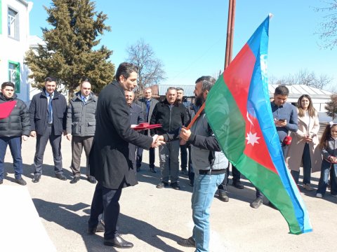Ağdərəyə köçən ailələrə evlərin açarları verildi