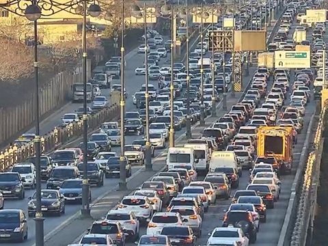 Bakı yollarında yenə tıxac var