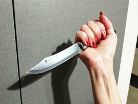 33 yaşlı kişi sevgilisi tərəfindən bıçaqlandı