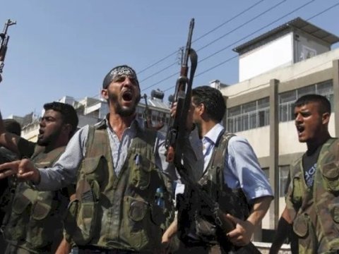 Suriyada Əsəd tərəfdarları yeni hökumətə qarşı üsyana qalxıb