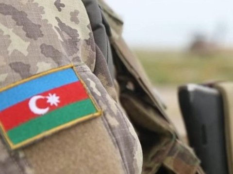 Ehtiyata buraxılan hərbçilərə&nbsp;forma&nbsp;QADAĞASI