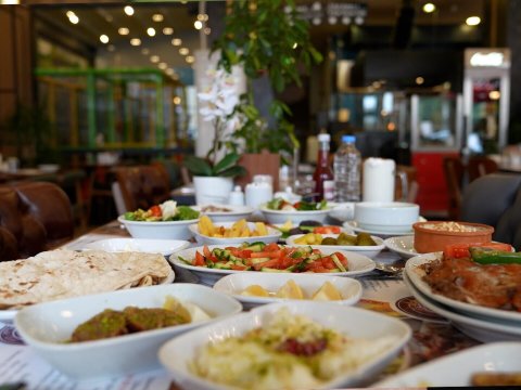 İftarın Azərbaycan modeli - Yoxsa qonaqlıq?