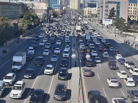 Bakıda güclü tıxac - SİYAHI