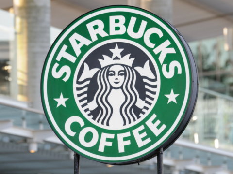 Məşhur kafeyə silahlı hücum - Ölən və yaralanan var