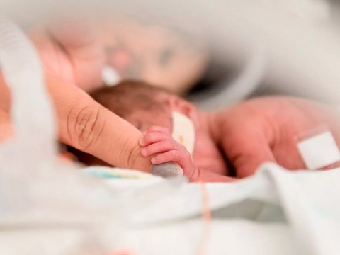 Yeni doğulmuş körpə ÖLDÜ