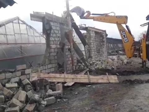 Bərdədə qanunsuz tikili söküldü&nbsp;- VİDEO
