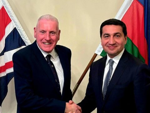 Hikmət Hacıyev Britaniya Müdafiə Nazirliyinin dövlət naziri ilə görüşüb