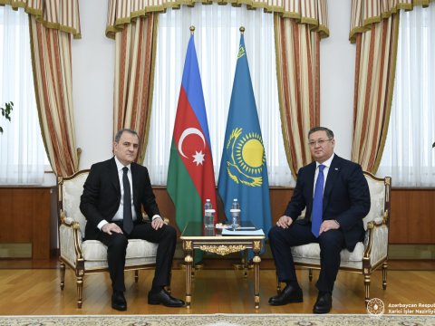 Bayramov həmkarını normallaşma prosesi barədə məlumatlandırdı