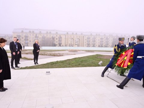 Şimali Makedoniya Prezidenti Zəfər parkını ziyarət edib