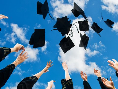 Tələbə olmaq istəyənlər çoxalır - Əmək bazarı hazırdırmı...