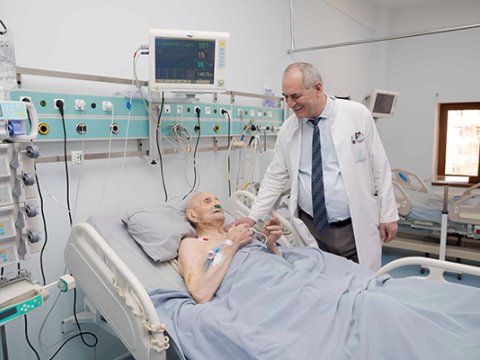 Bakıda 110 yaşlı kişi əməliyyat edildi - VİDEO