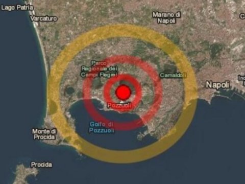 İtaliyada güclü zəlzələ - Tarixi binalarda çatlar yarandı