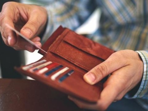 Kartdan karta pul köçürərkən bu qaydalara əməl edin!