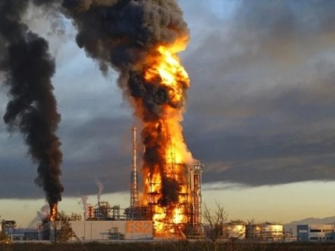 Zavodda yanğından 3 gün sonra da təhlükə yaranıbmış - DTX&nbsp;cinayət işi açdı