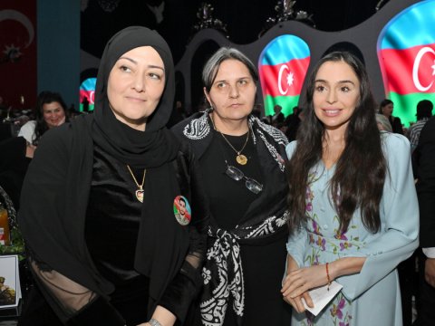 Leyla&nbsp;və Arzu Əliyevalar şəhid anaları ilə iftar məclisində - FOTO