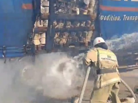 Bakı-Ələt yolunda yük maşını yandı