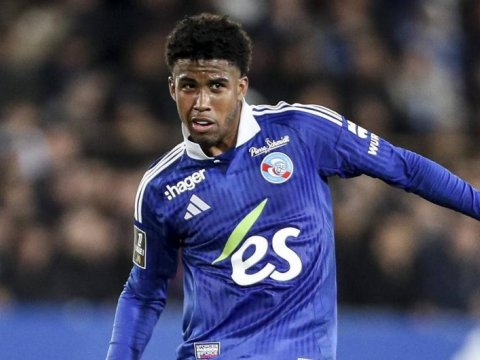 "Çelsi" yarımmüdafiəçisini SATMAYACAQ