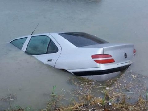 Bakı-Qazax yolunda maşın kanala aşdı