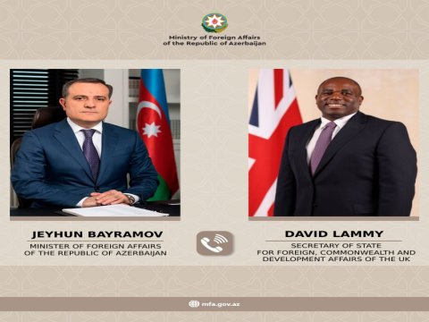 Ceyhun Bayramov britaniyalı həmkarı ilə danışdı