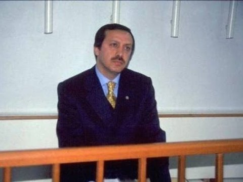 Ərdoğan 26 il əvvəl niyə həbs edilmişdi?